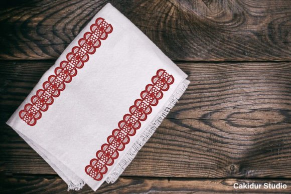 Maroon Fence Border: A Designer’s Real-World Review